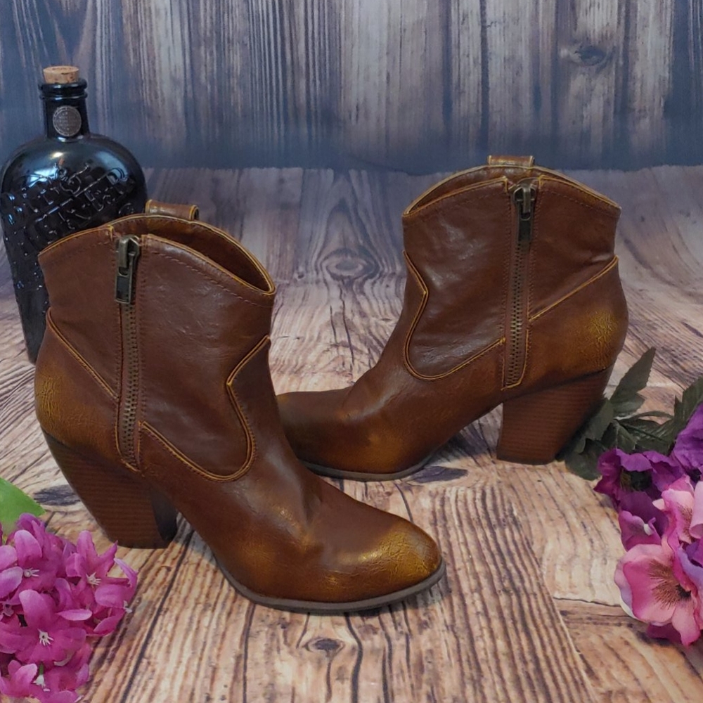 Not Rated Distressed Zip Ankle Boots 10